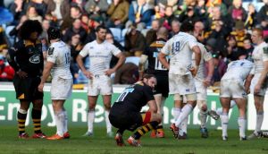 Wasp’s Andy Goode reacts after missing a late drop goal attempt against Leinster at the Ricoh Arena. Photograph: Dan Sheridan/Inpho.