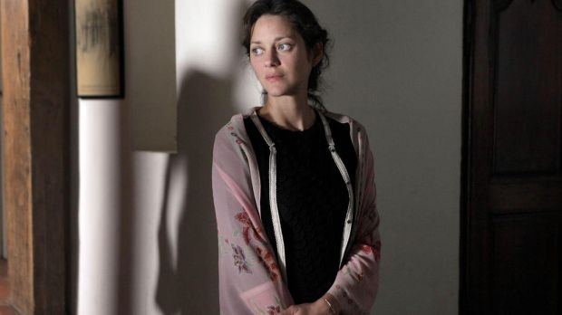 Ismaels Ghosts Marion Cotillard Turns Up And Things Get Messy