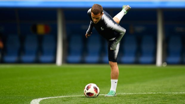 . ] Frenchman Antoine Griezmann in training in front of the crunching match with his Belgian opponents. Photo: AFP / Getty Images 