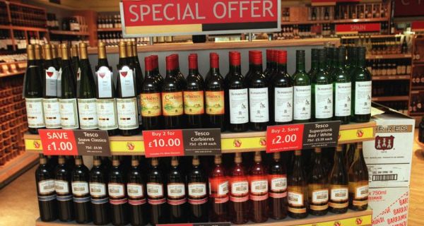 The Government is to introduce a statutory code requiring shopowners to separate the sale of alcohol from other goods in their premises