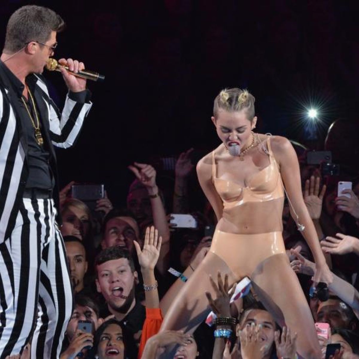 Miley Cyrus Twerking Porn - Cyrus twerking reflects abusive society