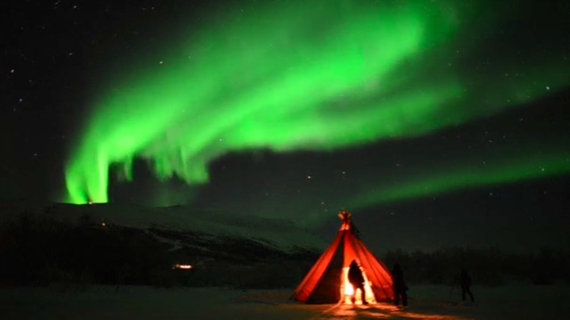 Spectaculer timelapse of Northern lights in Sweden