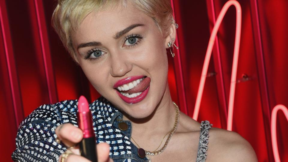 Porno Miley Cyrus - Miley Cyrus: 'I think my generation is in crisis'