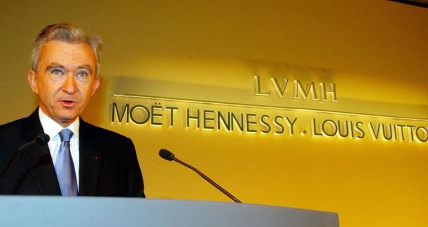 protektor slå op historie LVMH shares soar after renewed demand for Louis Vuitton handbags