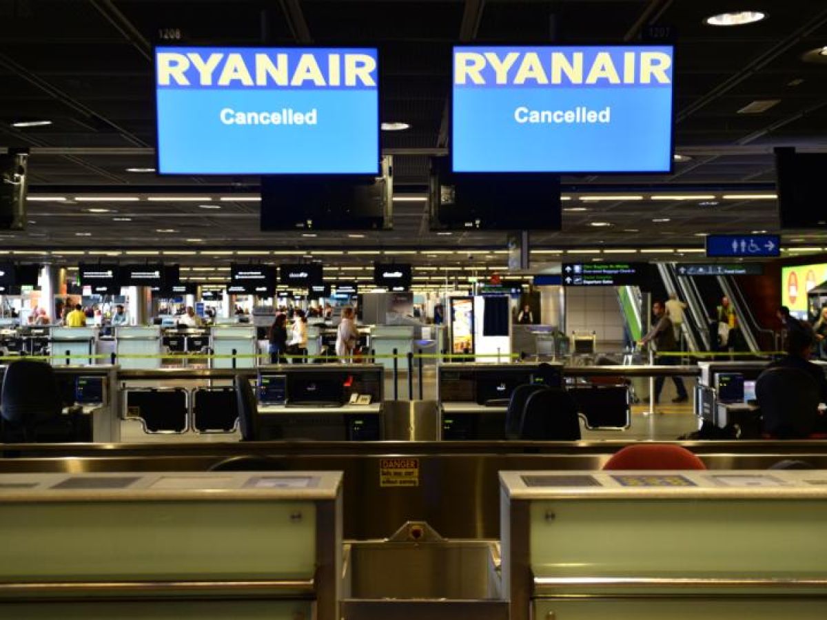 ryanair check in cost