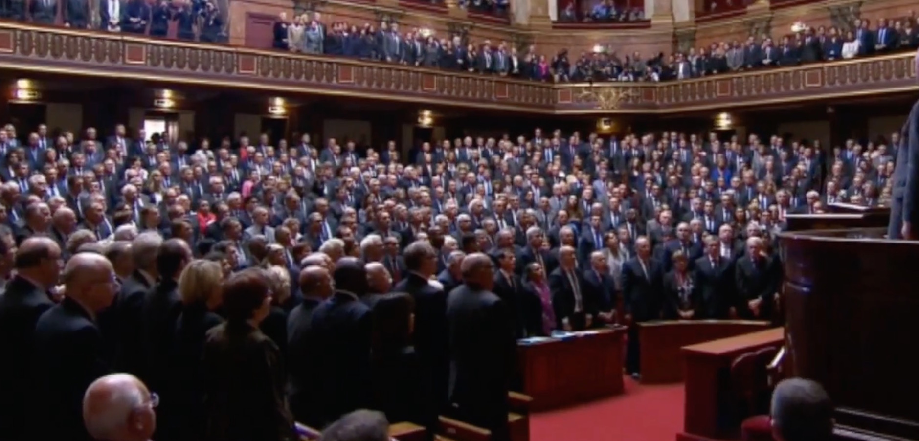 french-parliament-spontaneously-sing-la-marseillaise