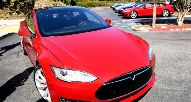 Man Dies After Tesla Car In Autopilot Mode Collides With Truck