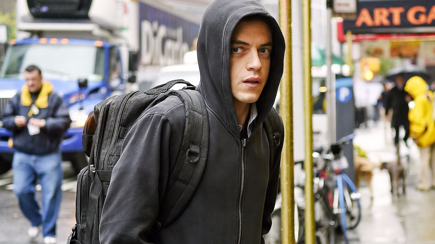 1440px x 810px - Official trailer for season one of 'Mr Robot'