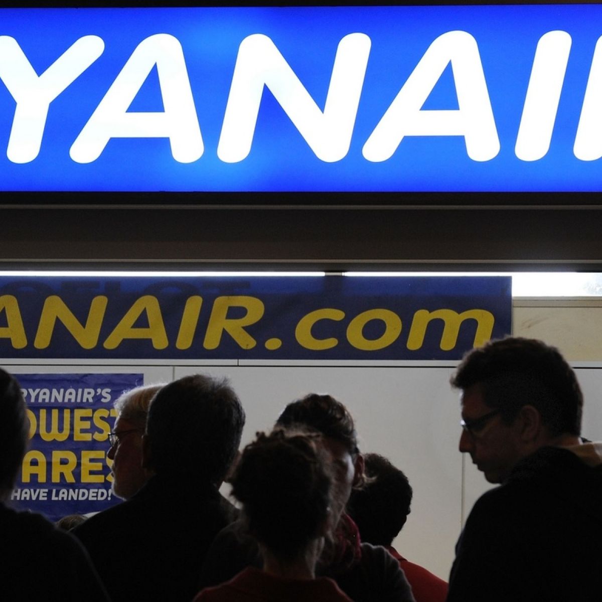 Ryanair S Visa Stamp Requirement Leaves Americans In A Rage And