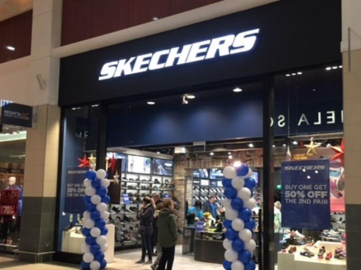 skechers square one mall 