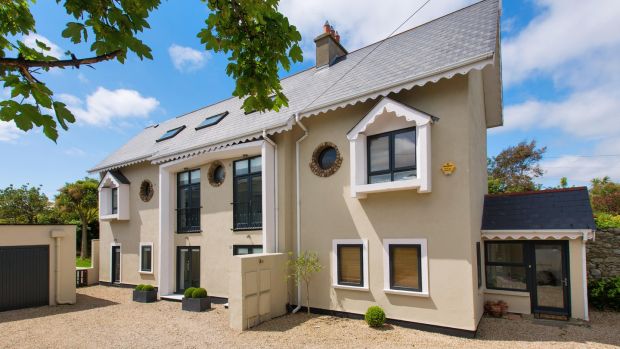 Sandycove Mews For 950k Includes Adjoining One Bed House