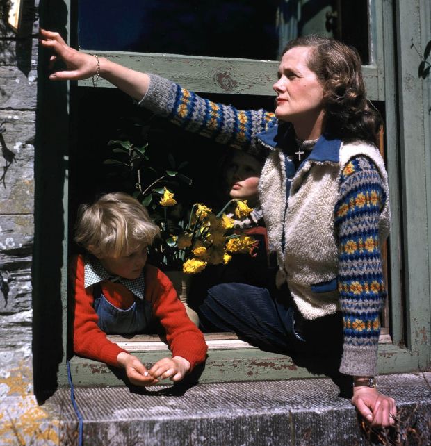 Manderley: Daphne du Maurier at Menabilly with her children in 1947. Photograph: Popperfoto/Getty