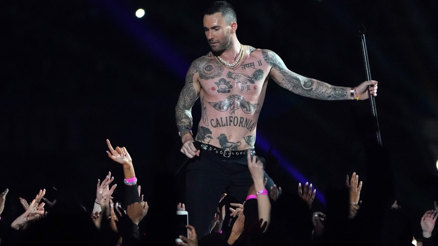 Super Bowl Halftime Show Maroon 5 Realise Too Late That This Was A Bad Career Move