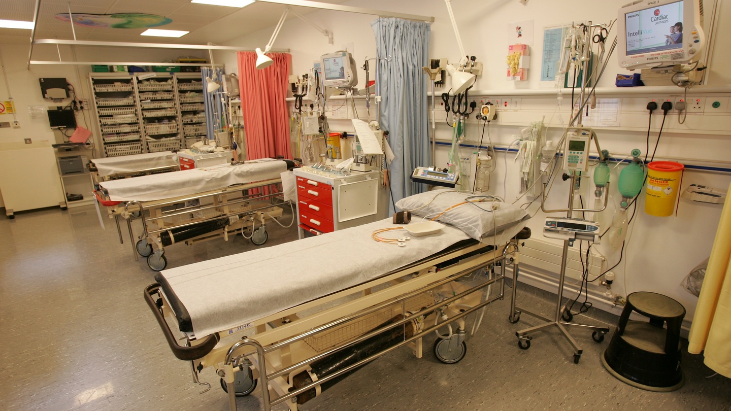 trolley beds hospital