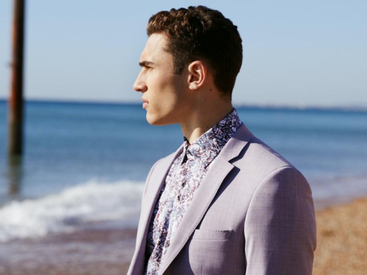 summer wedding abroad men's outfits