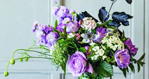 Wonky Stems And Blowsy Blooms The New Way To Arrange Flowers - 