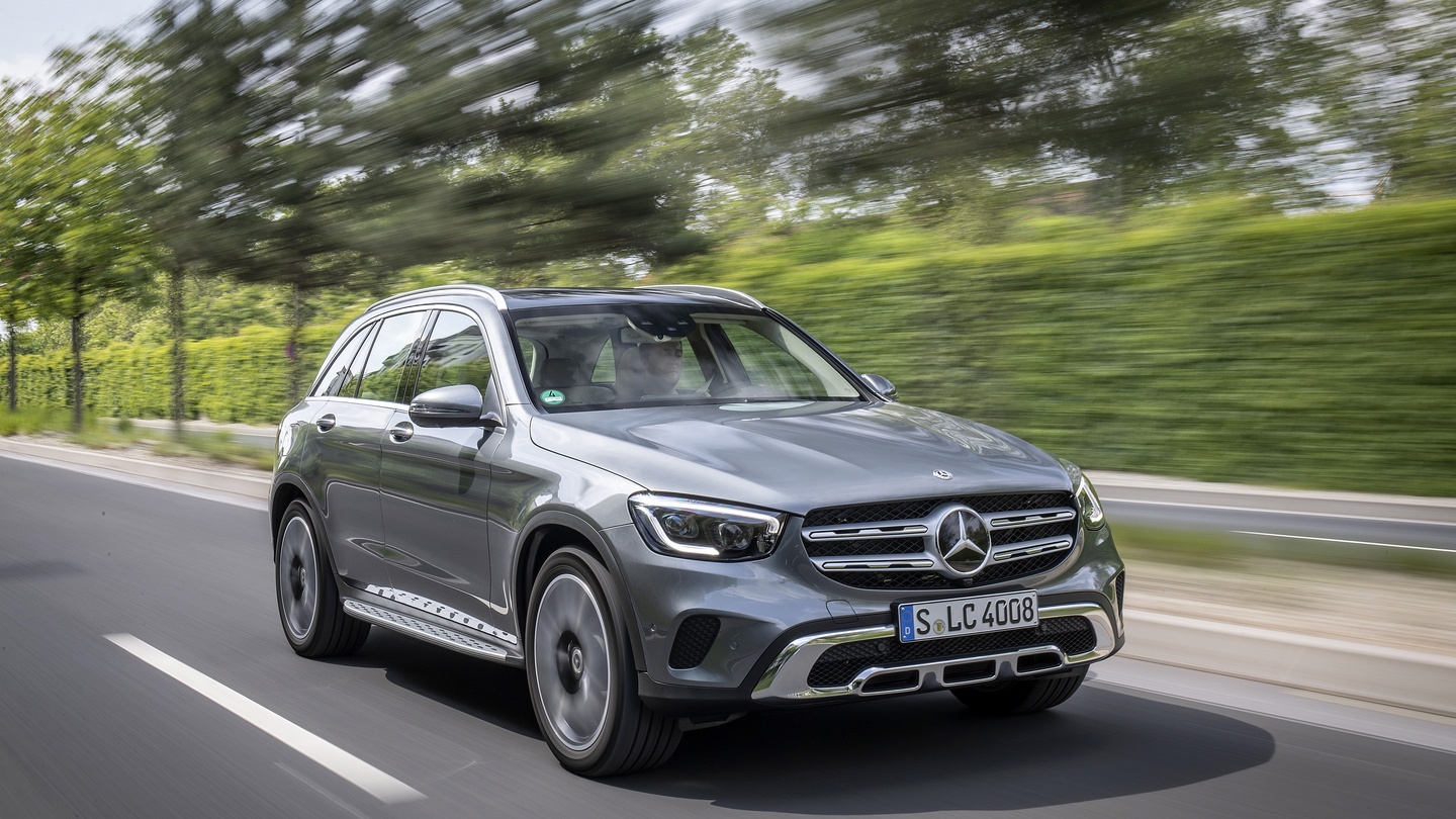 Merc S Updated Glc Keeps One Eye On The Past And One On The Future