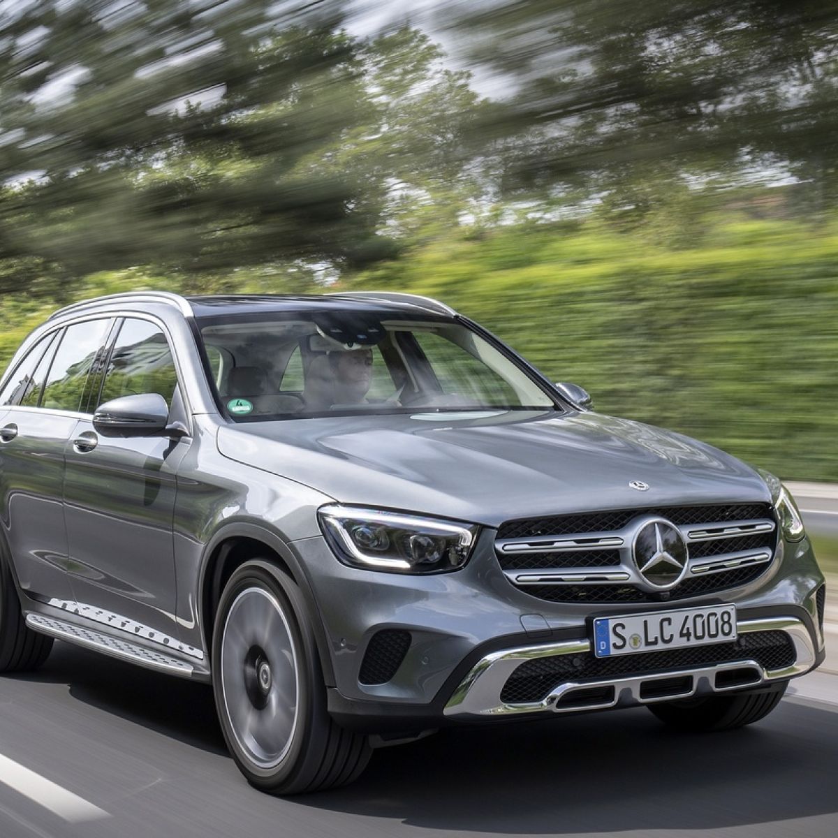 Merc S Updated Glc Keeps One Eye On The Past And One On The Future