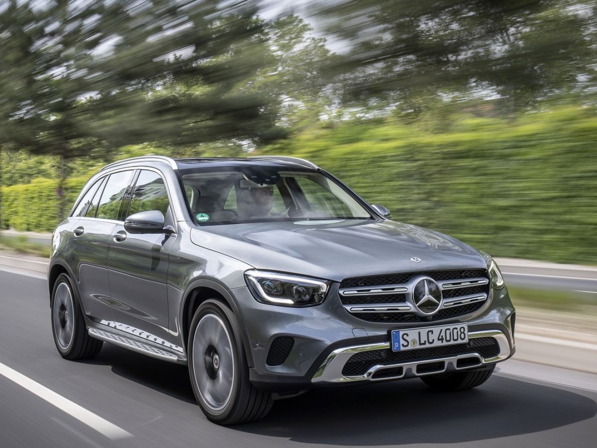 Merc S Updated Glc Keeps One Eye On The Past And One On The Future