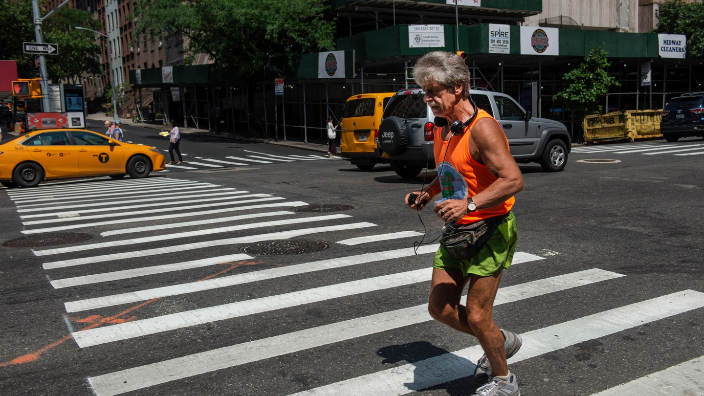 Irish Forrest Gump 69 Year Old Returns To Ireland To Run 161km One Last Time