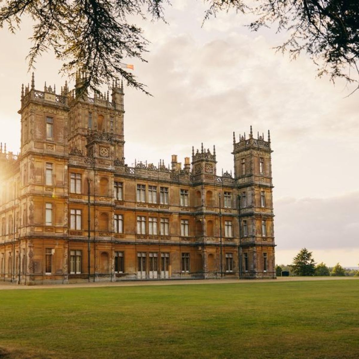 Downton Abbey Lists On Airbnb For One Night Only For 170