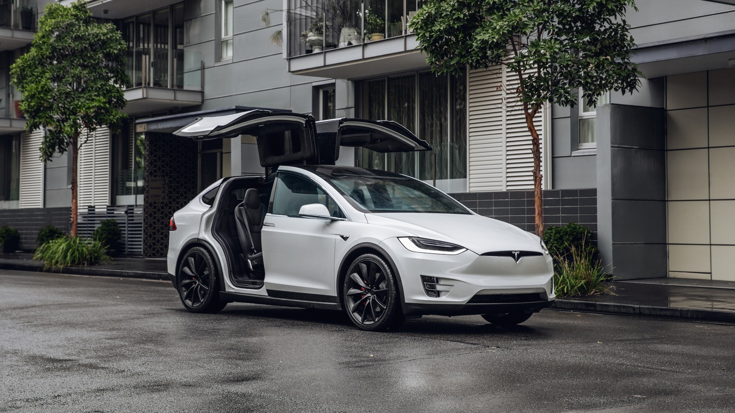 Adelaide Rot Kostuums Tesla's next-gen Model X: A frustrating €95k drive – but everyone else will  love it