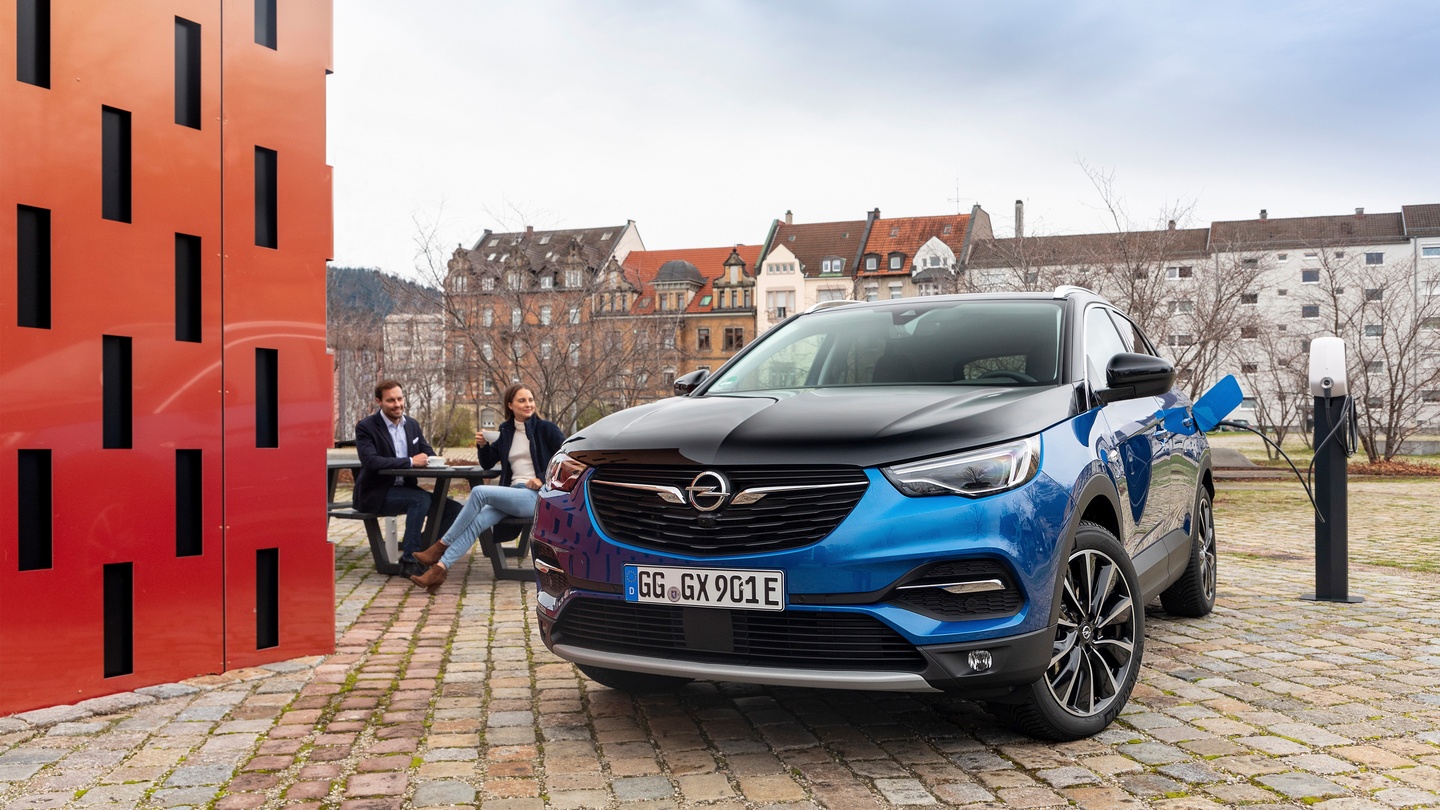 Opel S Introduces New Plug In Hybrid Suv But Is The Price Right