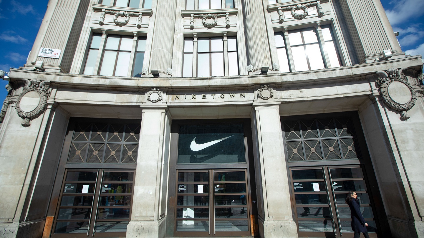 nike town hours