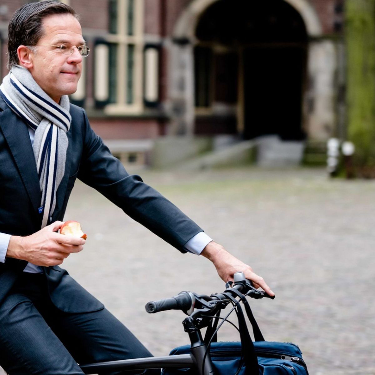 mark rutte bicycle