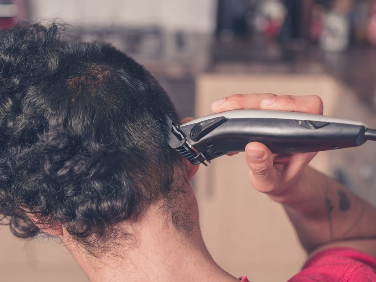 how to give yourself a haircut with a trimmer