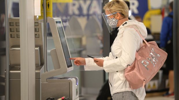 ryanair check in baggage at airport