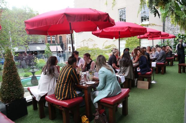 12 Great Places To Eat With Outdoor Tables