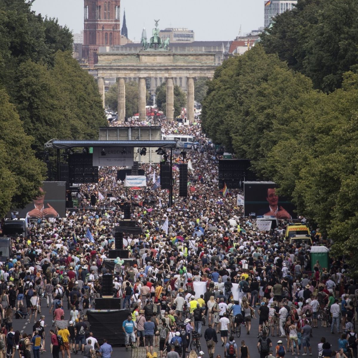 Berlin Lockdown October / Germany France Impose National ...