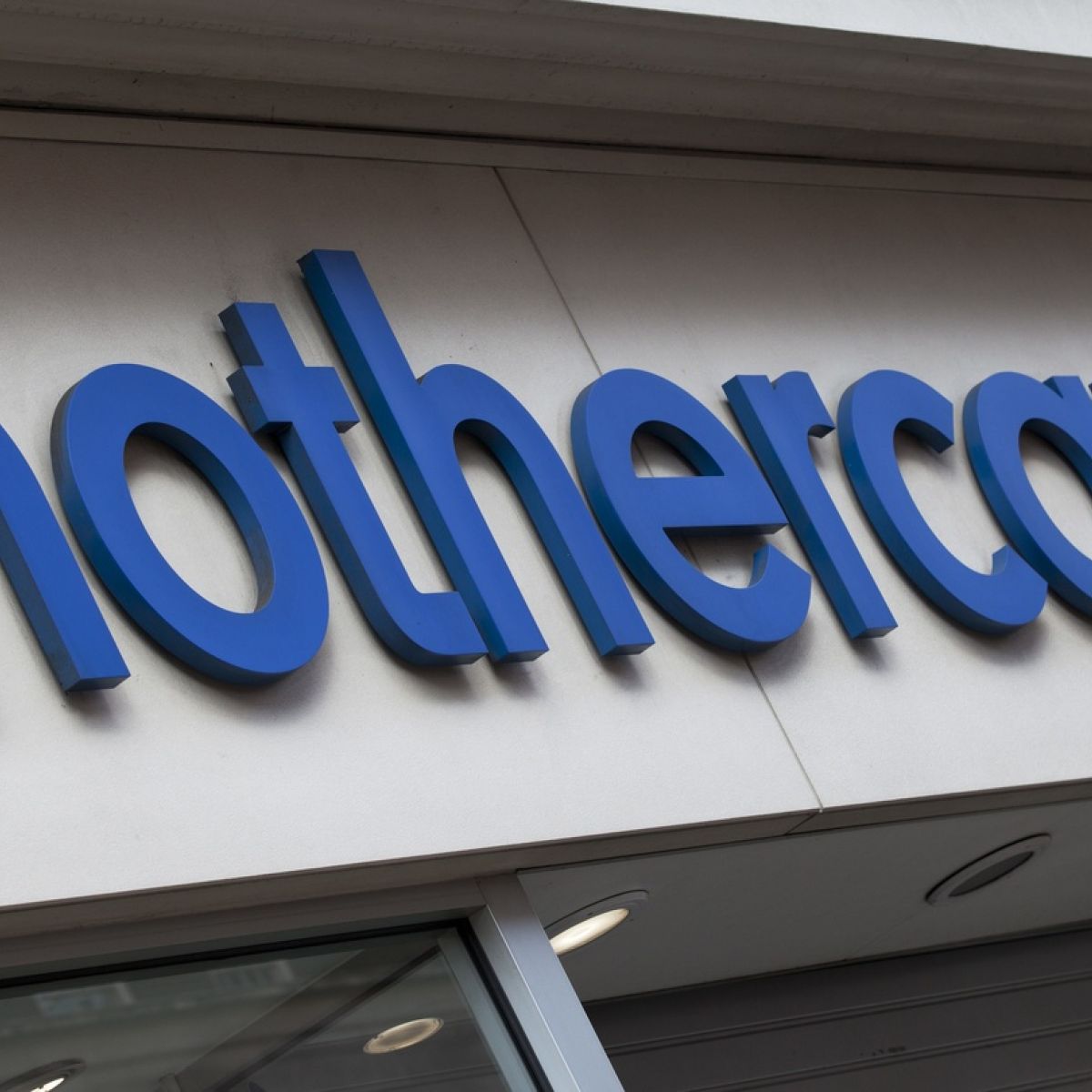 Mothercare to sell through Boots stores 