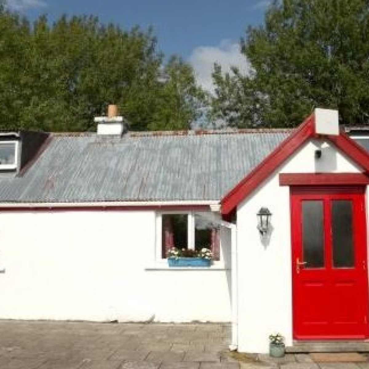 Woman Who Won Dream Mayo Cottage For 50 Looks Forward To Remote Working