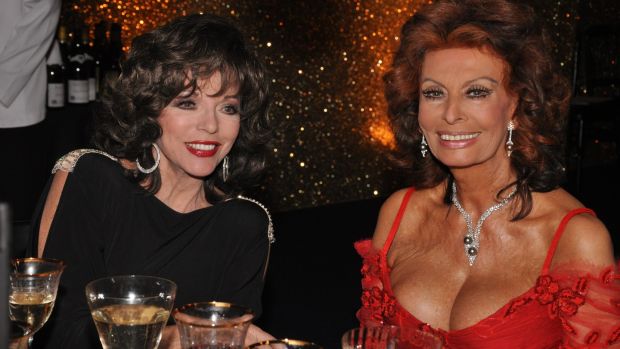 Joan Crawford (L) and Sophia Loren