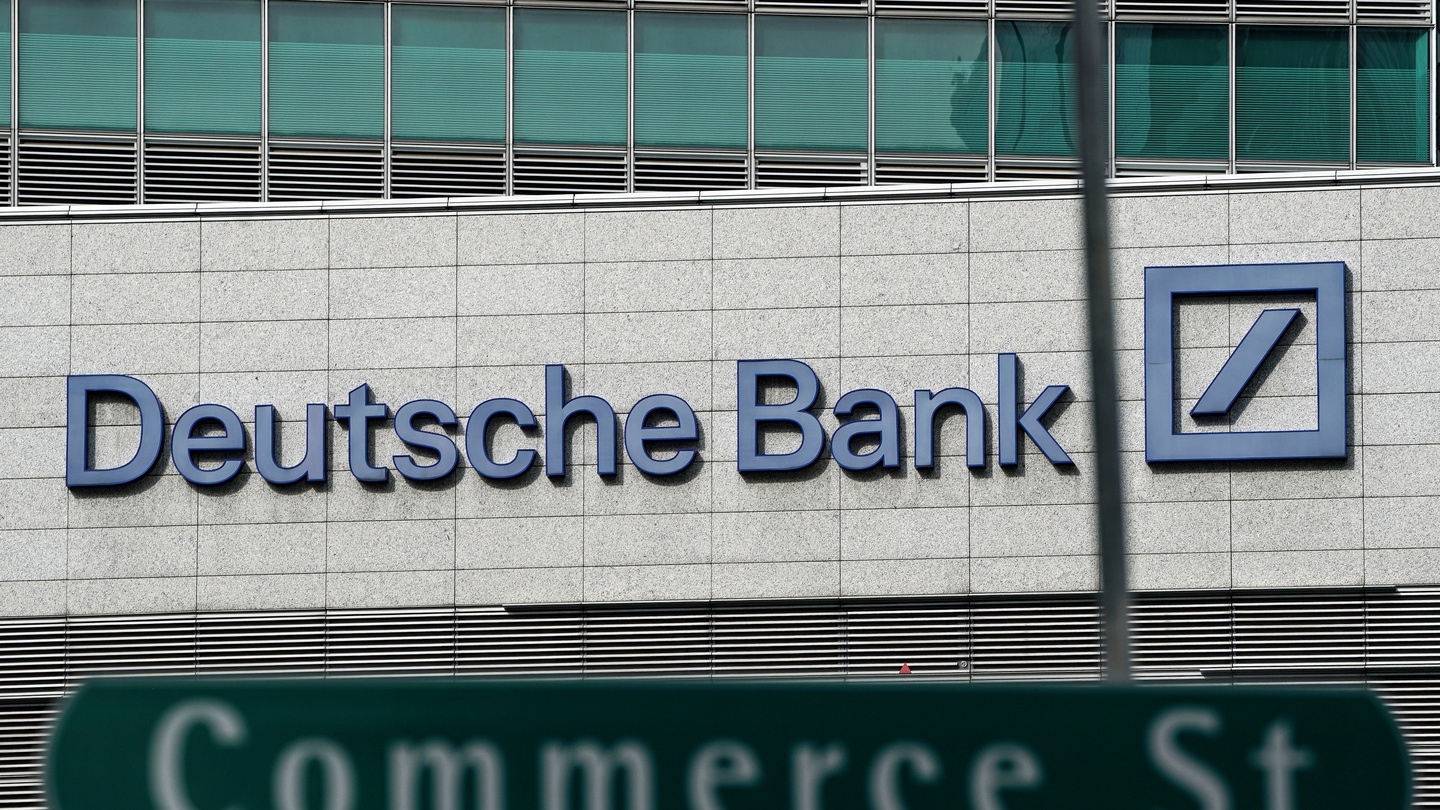 Higher Bonuses At Deutsche Bank After Unexpected Profit