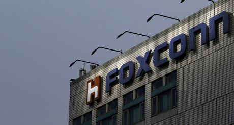 apple supplier foxconn warns components shortage to last until 2022