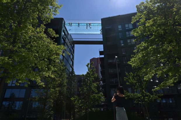 Irish Built Sky Pool A World First 10 Storeys Up Transparent And Hanging Between Two High Rises