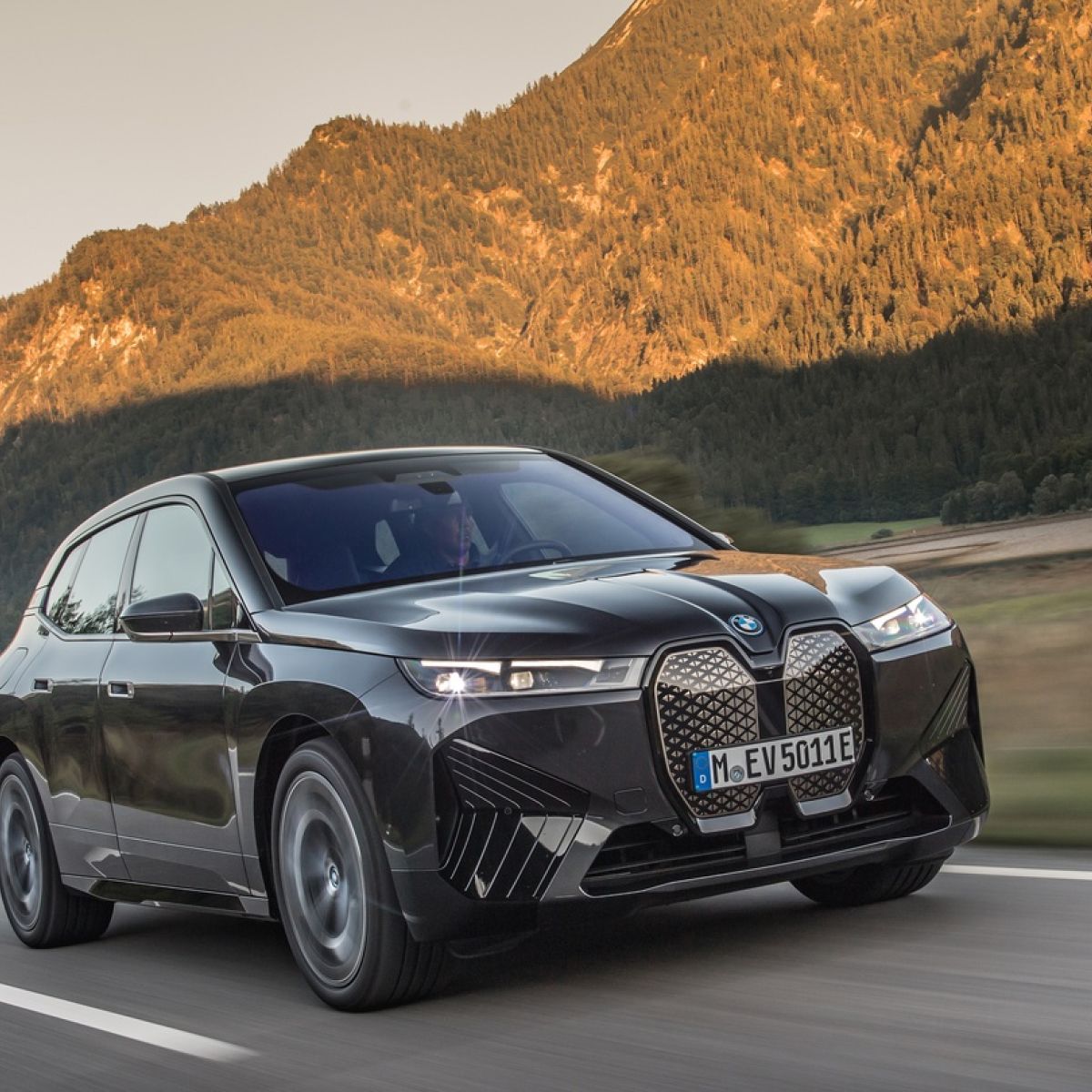 This Bmw Ix Suv Has That Controversial New Grille You D Be Mad To Dismiss It