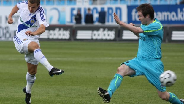 Kendrick tries to block a shot from Dynamo Kiev's Oleksandr Aliev. Photo: Andrey Lukatsky/Inpho