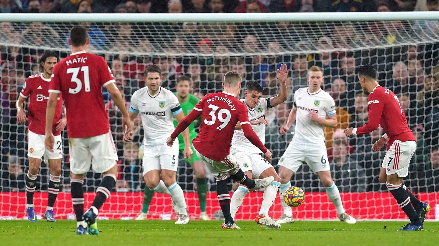 Video: Lennon fools Man United duo Maguire and Bailly to net for Burnley