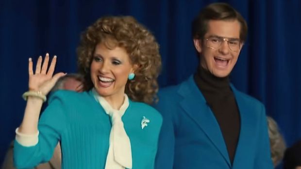 Jessica Chastain and Andrew Garfield in The Eyes of Tammy Faye