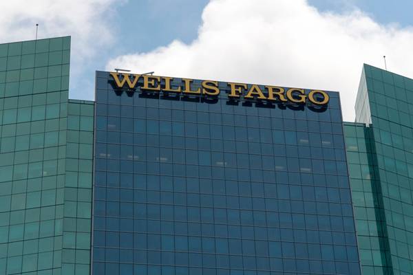 Wells Fargo considers restructuring its wealth-management business