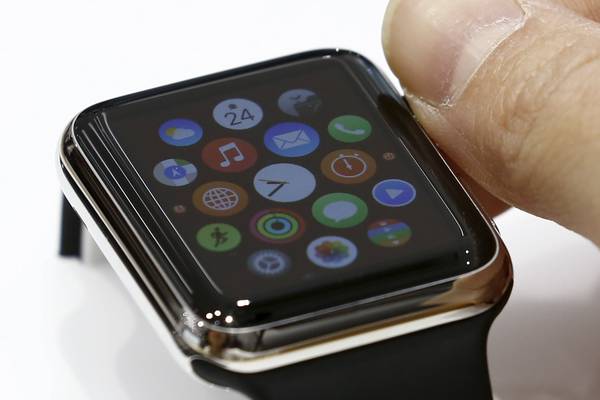 Apple Watch sales to consumers set record in holiday week