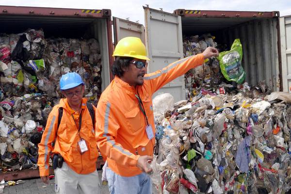 Rubbish shipment at centre of international spat arrives back in Canada