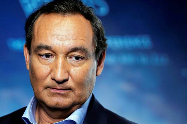 United Airlines chief calls passenger dragged from plane ‘disruptive and belligerent’