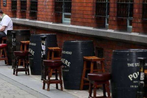 Vintners call for restrictions to be fully lifted amid ‘unprecedented’ pub closures