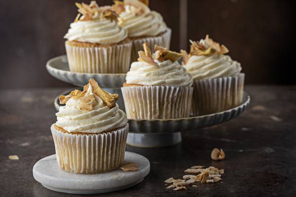 If you like piña colada, these cupcakes are for you