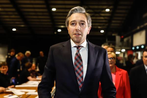 Should Simon Harris call an early election? Gerard Howlin and Justine McCarthy debate